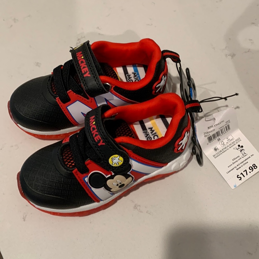 Kids light up Mickey Mouse shoes